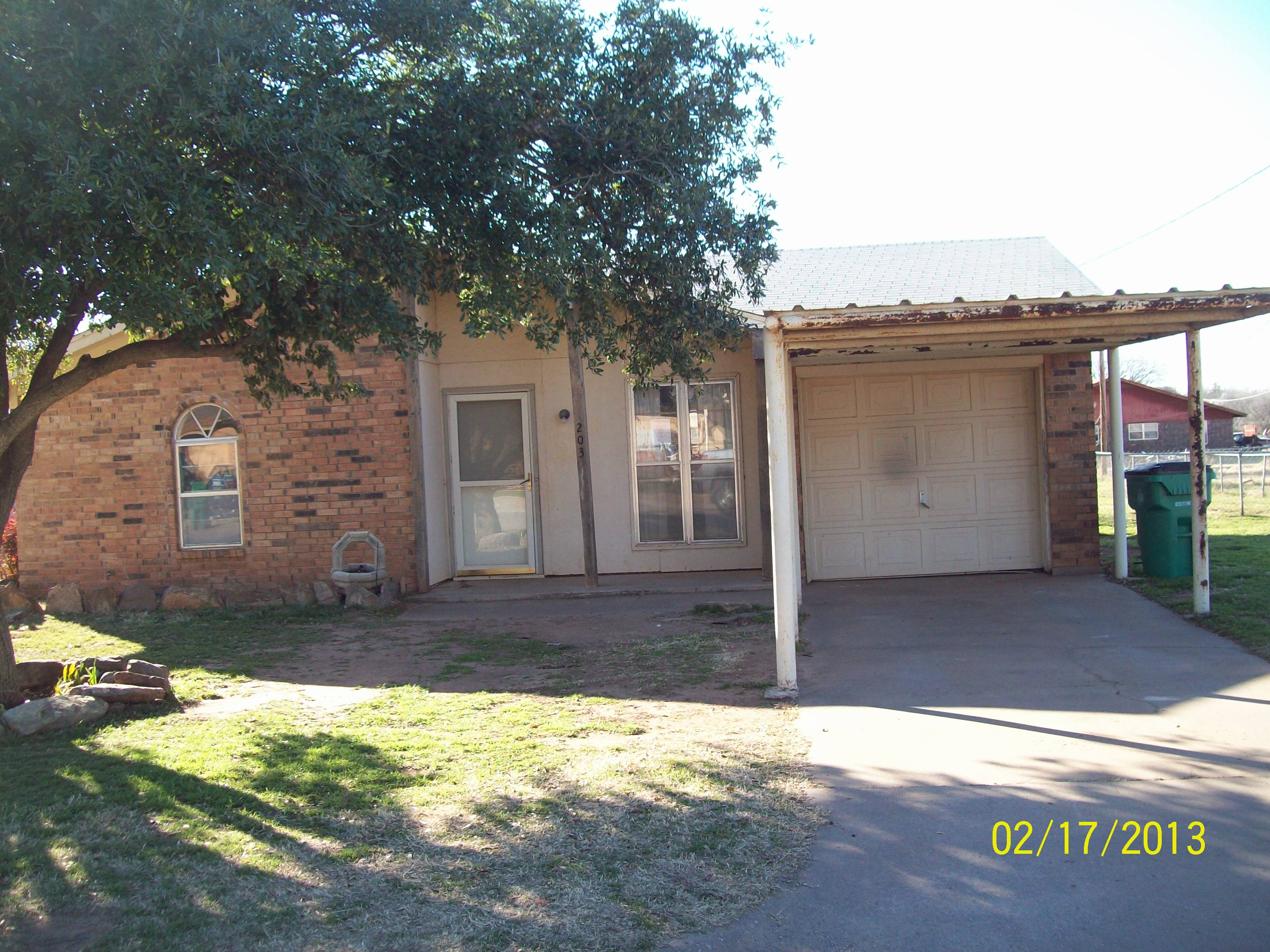 203 Chaparral Dr, Archer City, TX Main Image