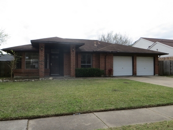 15730 Pipers View Dr, Webster, TX Main Image