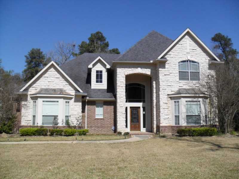 8755 Skyline Ln, Conroe, Texas  Main Image