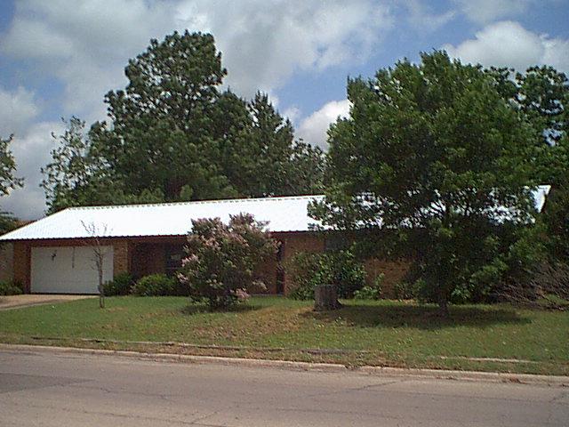985 N Dale Ave, Stephenville, Texas  Main Image