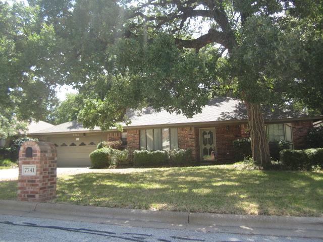 7741 Red Oak St, North Richland Hills, Texas  Main Image