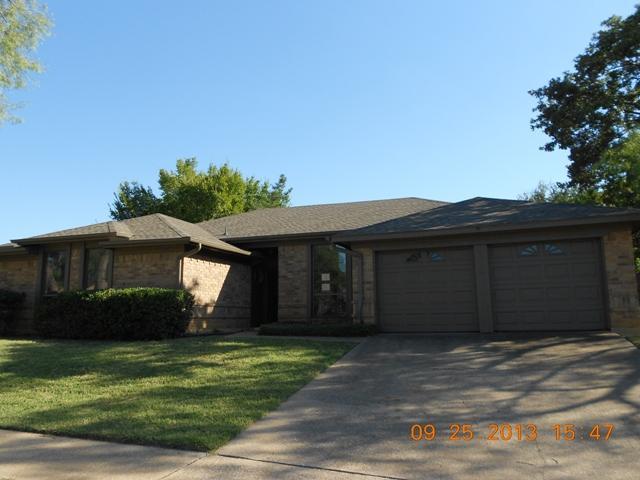 1136 Woodvale Dr, Bedford, Texas Main Image
