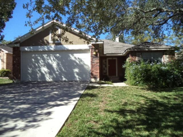 8403 Berry Knoll Dr, Universal City, TX Main Image