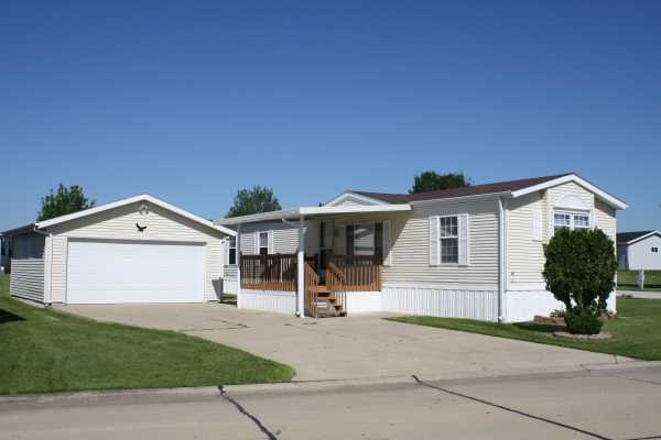 1506 Eagleview Dr., Marion, IA Main Image