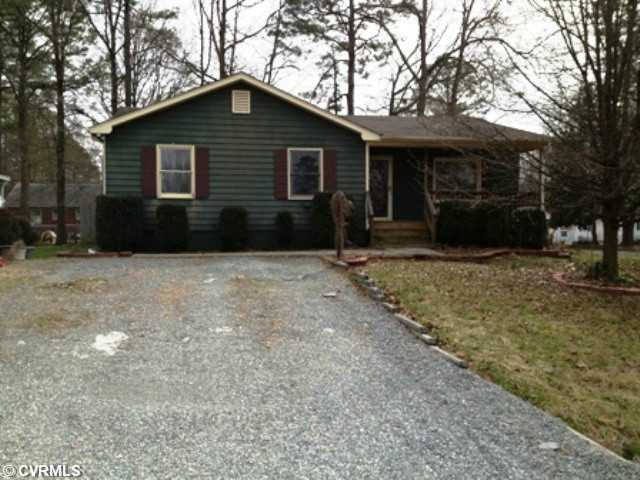 3925 Passage Way Dr, Chester, Virginia  Main Image