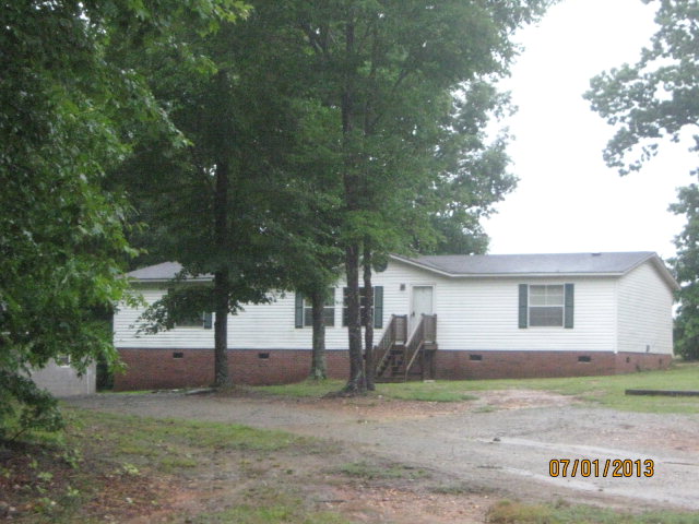 128 Deer Chase Dr, Chase City, Virginia  Main Image