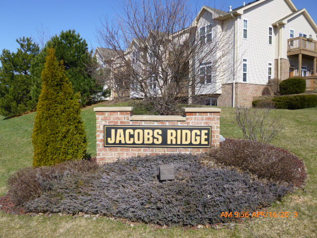 17939 W Jacobs Ridge Ct, New Berlin, Wisconsin  Main Image